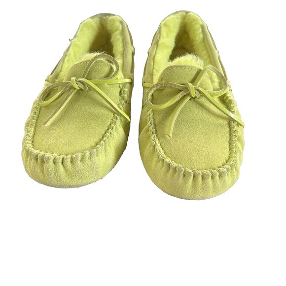 Ugg Dakota Ladies Cozy Suede Moccasin with Wool Blend Lining, Size 6  Color Lime - Picture 4 of 12
